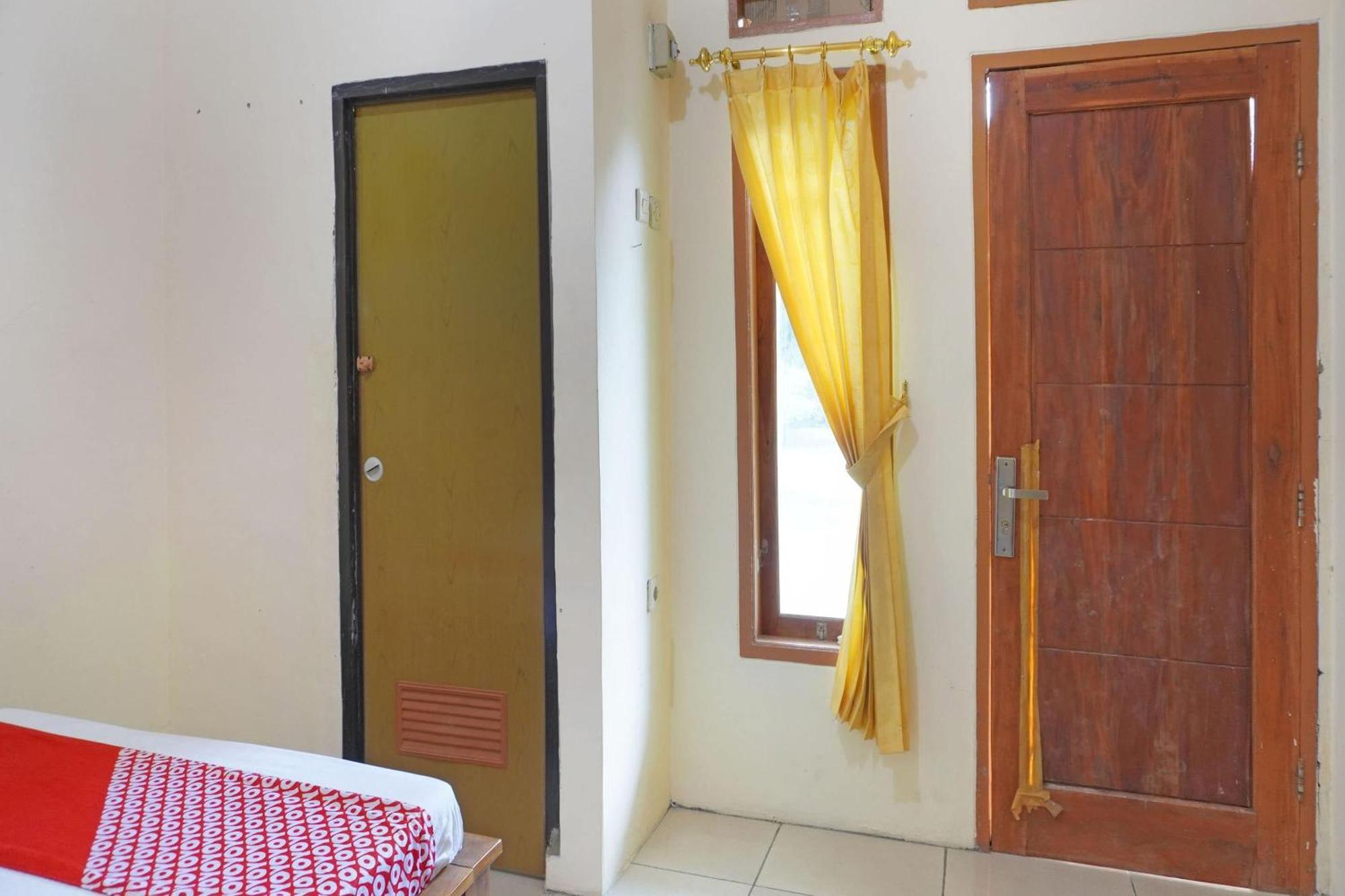 Oyo 91762 Green Home Stay Syariah Purwakarta Εξωτερικό φωτογραφία