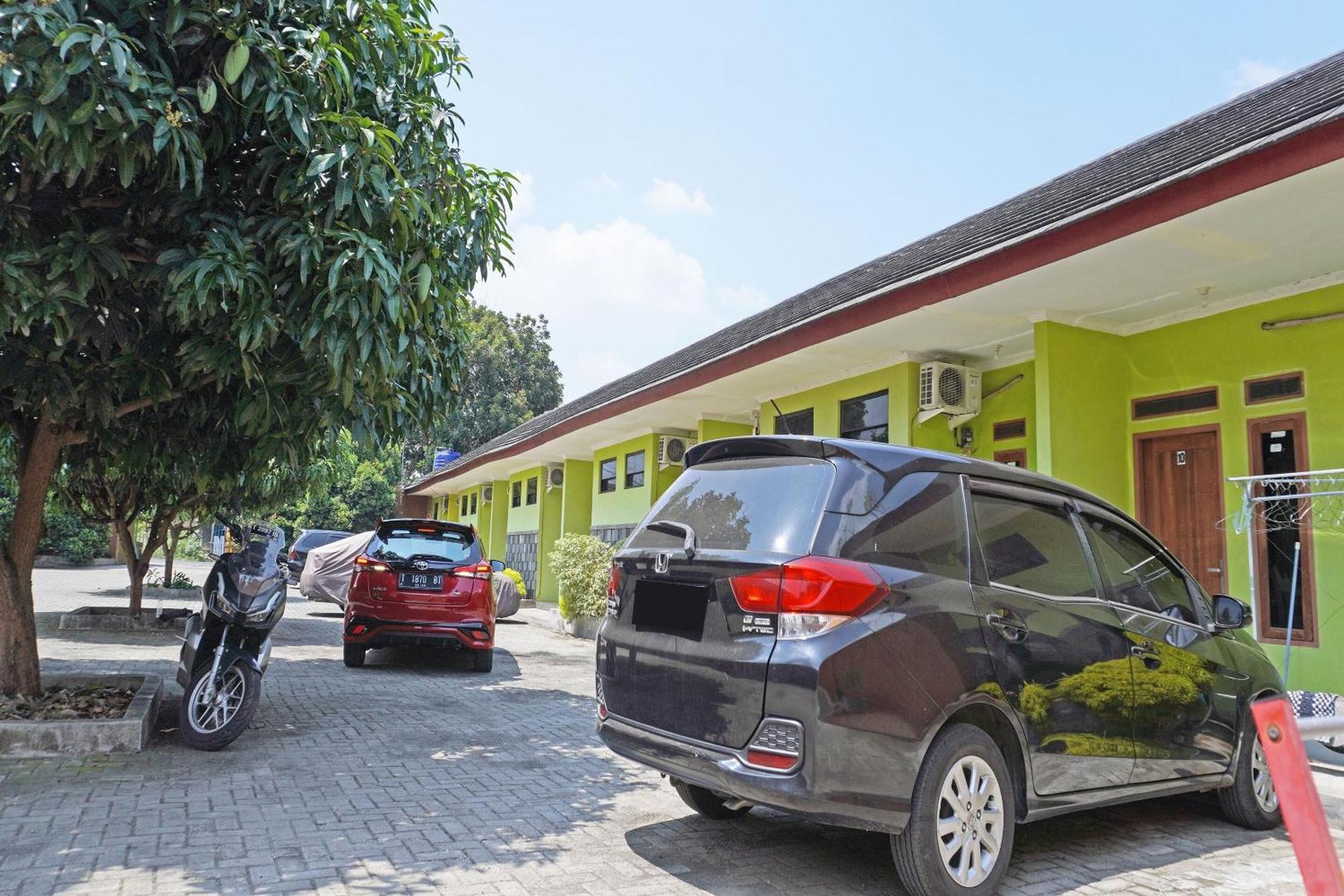 Oyo 91762 Green Home Stay Syariah Purwakarta Εξωτερικό φωτογραφία