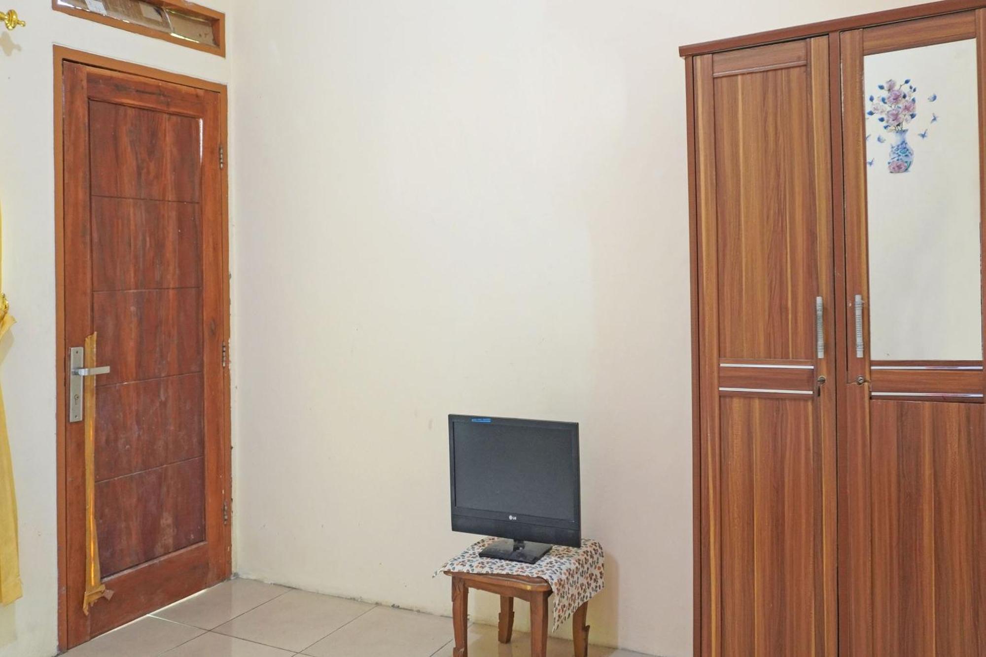 Oyo 91762 Green Home Stay Syariah Purwakarta Εξωτερικό φωτογραφία